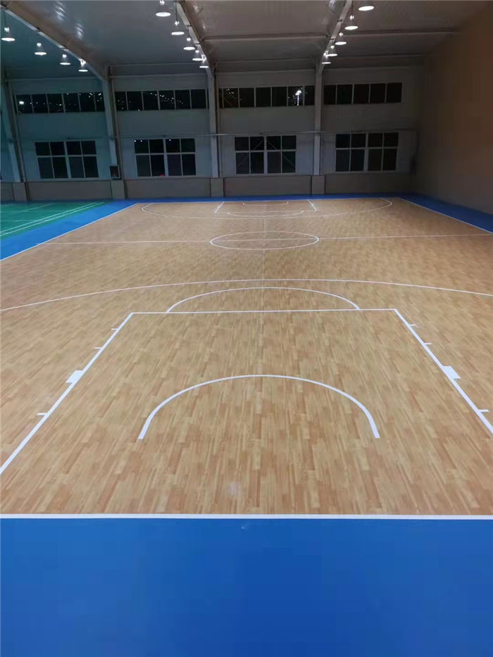 楓木紋籃球場